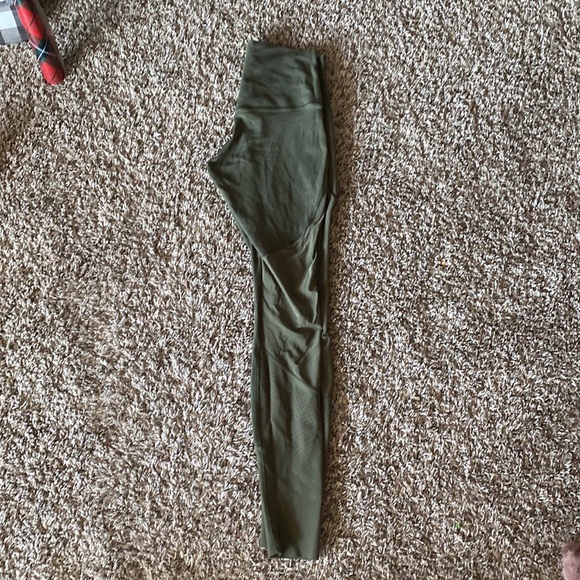 Lululemon 28” Wunder Under - Picture 8 of 9